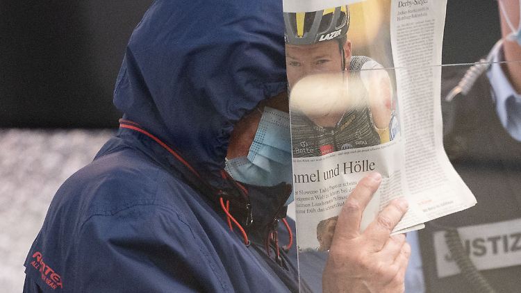 Der nun verurteilte Mann während eines Prozesstags im Juli 2021.