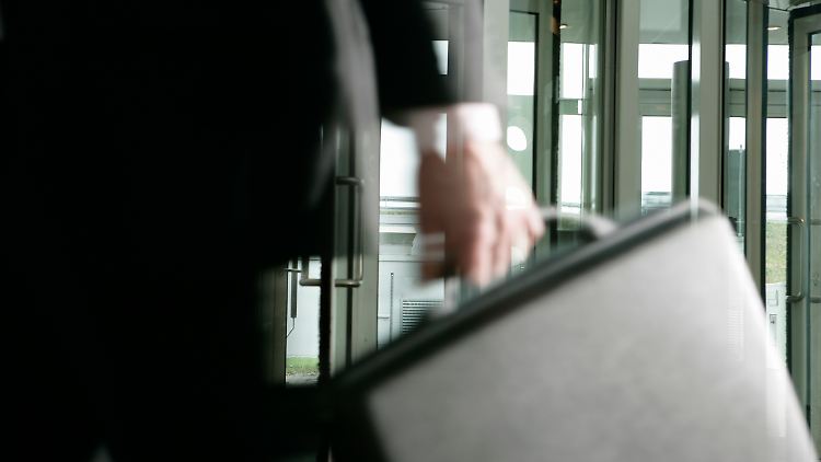 Transparenzregeln für das Parlament existieren seit Jahren, doch nicht jeder Abgeordnete hält sich daran.