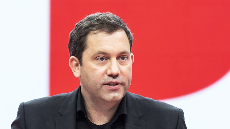 Lars Klingbeil hat eine politische Patenschaft für die verurteilte Studentin Samaneh Asghari übernommen. 