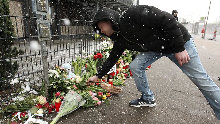 Noch immer sind die Menschen in Hamburg fassungslos und voller Trauer.