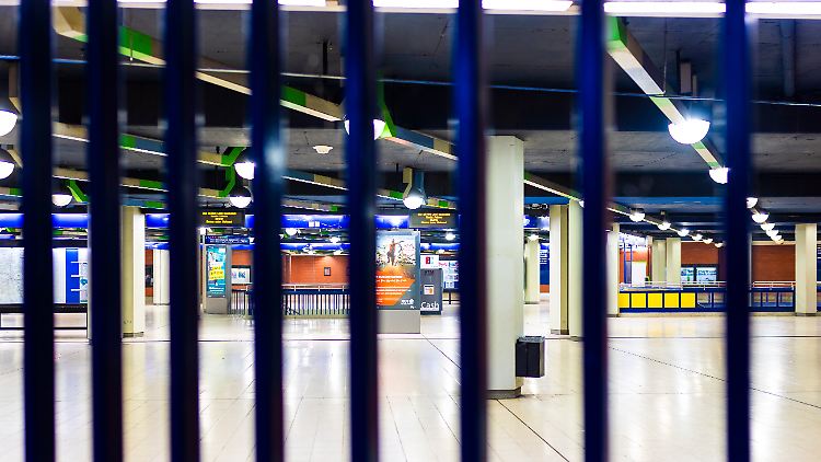 Neben der Deutschen Bahn wären der Öffentliche Personennahverkehr, die Flughäfen und die Autobahngesellschaft des Bundes betroffen.