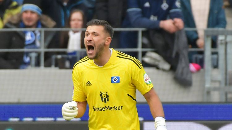 Fassungslos: HSV-Keeper Daniel Heuer Fernandes.