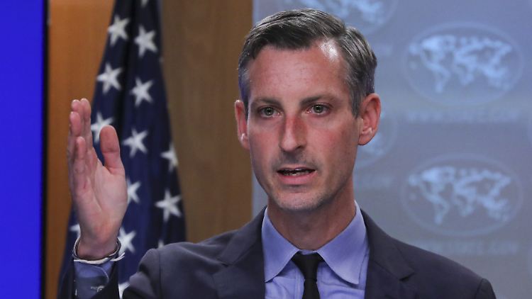 Ned Price, Sprecher des US-Außenministeriums, weist die Behauptung aus dem Iran zurück, es gebe eine Einigung über einen Gefangenenaustausch.
