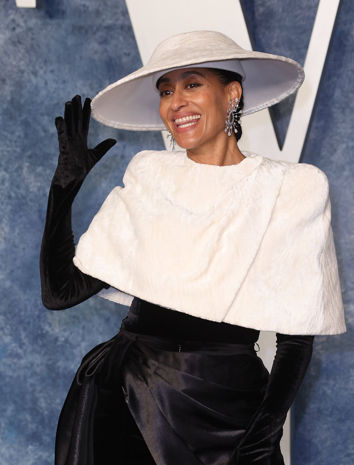 So, Meghan was here. Nicht ganz, beim Look­alike handelt es sich um Schauspielerin Tracee Ellis Ross.