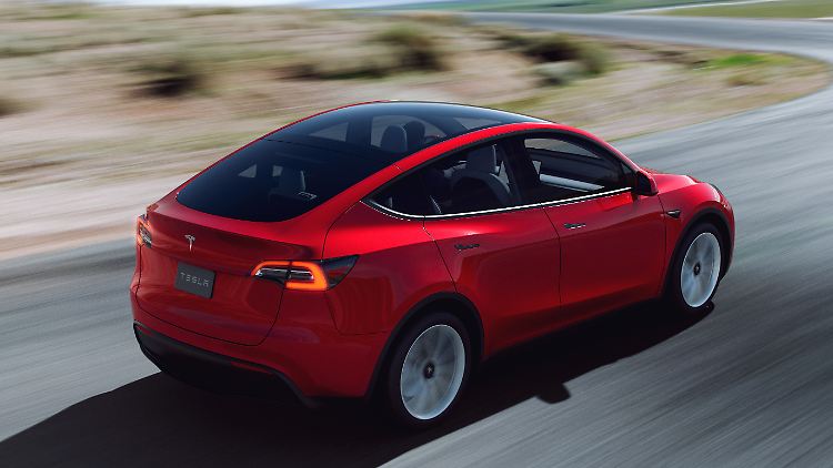 Stichproben des CAM zufolge sind die Unterschiede zwischen Neuzulassungen und Bestandszuwachs bei Tesla, BMW und Audi besonders hoch