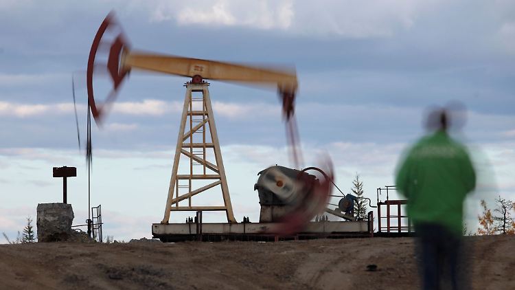 Tiefpumpe im russischen Usinsk. Russland hat im vergangenen Jahr dank hoher Ölpreise einen Handelsüberschuss von gut 311 Milliarden Euro erzielt.