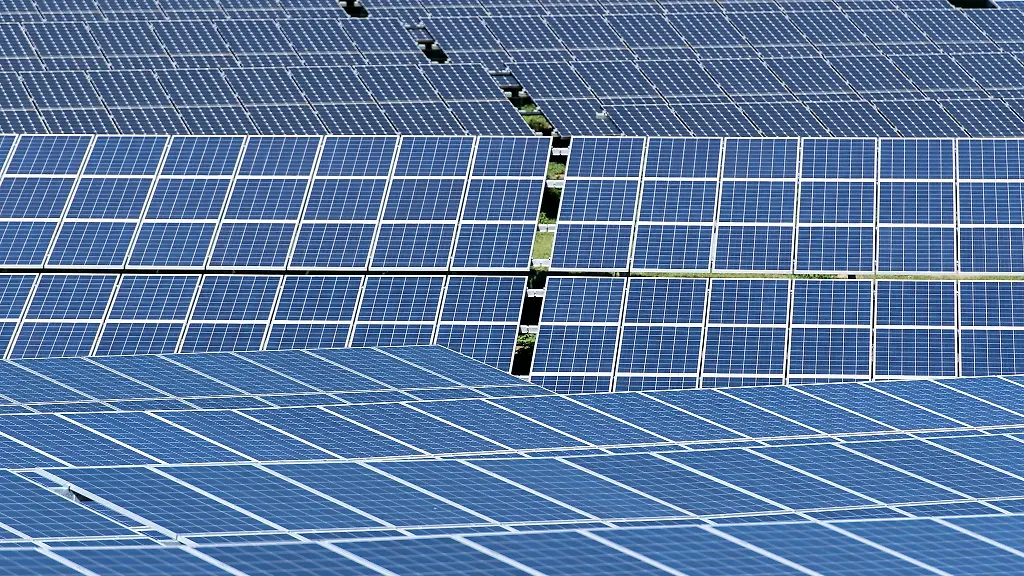 Die-Solarenergie-ist-die-am-schnellsten-wachsende-erneuerbare-Energiequelle-in-der-EU-Allerdings-kommt-der-Grossteil-der-in-Europa-nachgefragten-Solarmodule-aus-China