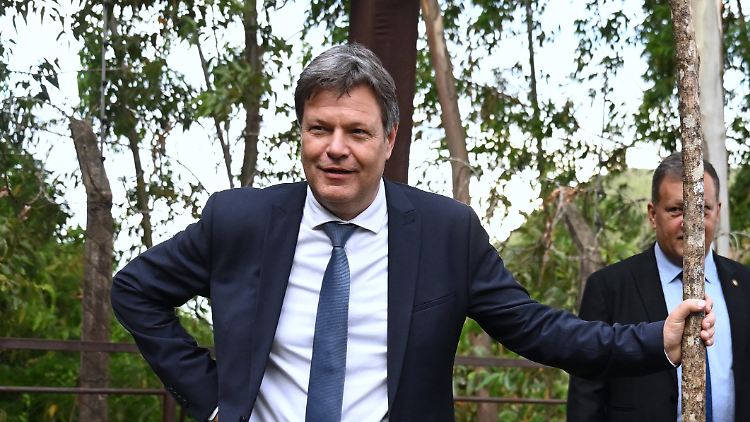 Einen Baum pflanzte Habeck in Belo Horizonte auch.