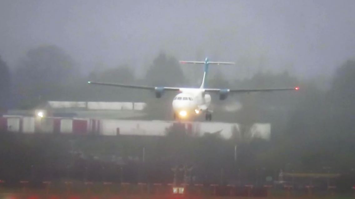 Flugzeug_Sturm.JPG