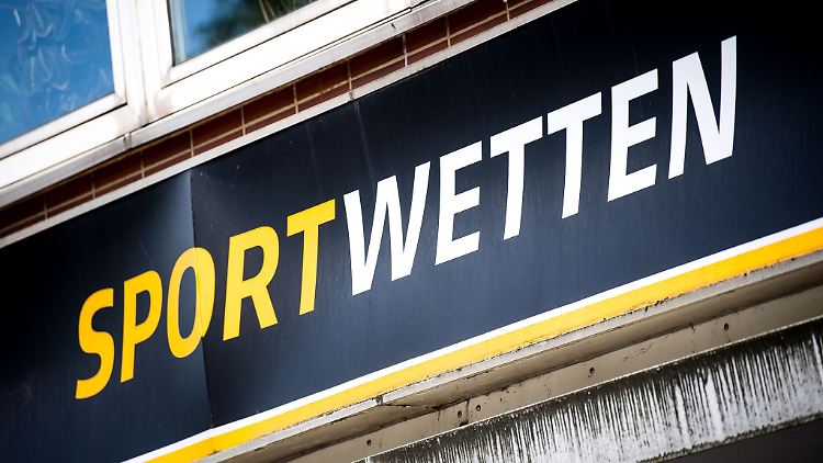 Ein Büro für Sportwetten in einer deutschen Innenstadt.