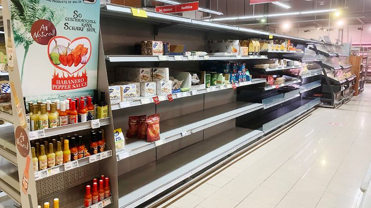Noch immer fehlen bestimmte Produkte in einigen Supermärkten.