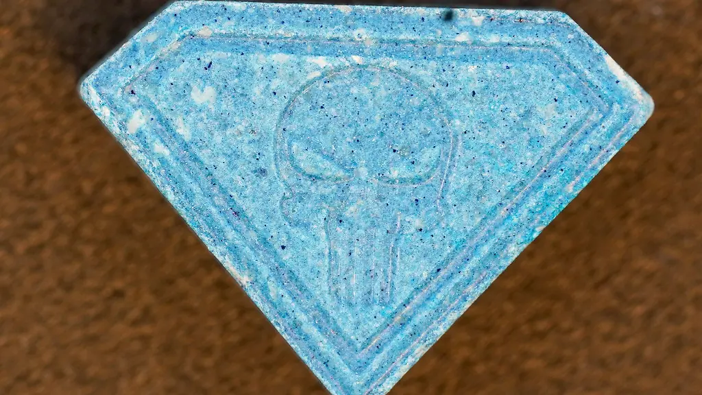 Eine-Ecstasy-Pille-Blue-Punisher