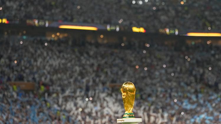 Das Objekt der Begierde: der WM-Pokal.