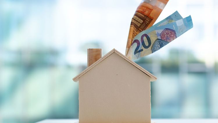 Kaufinteressenten sollten vorerst mit gleichbleibenden oder sogar leicht steigenden Zinsen planen.