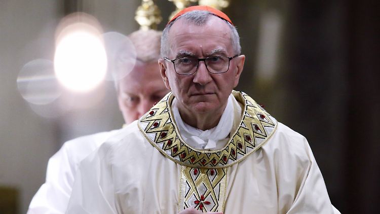 Laut Kardinalstaatssekretär Pietro Parolin darf eine Ortskirche keine Entscheidungen treffen, die die Weltkirche betreffen.