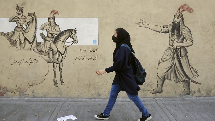 Vor dem persischen Neujahrsfest: Die Vergiftungswelle unter Schulmädchen wühlt die Menschen im Iran weiter auf. 