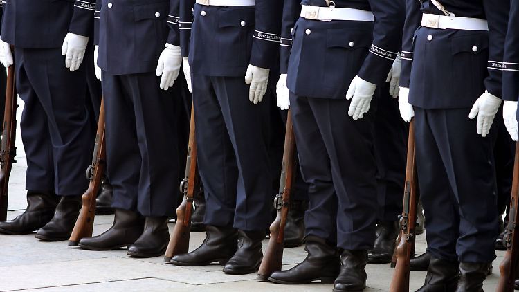 Dem Eindruck der Wehrbeauftragten Eva Högl nach wirkt die Bundeswehr für Nachwuchs derzeit nicht attraktiv.