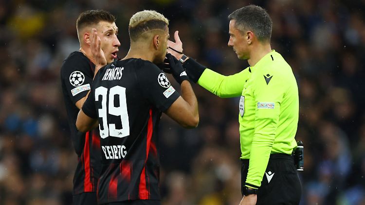 Benjamin Henrichs und Willi Orban sind fassungslos.