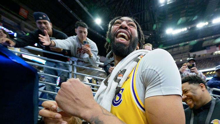 Bester Laune: Lakers-Star Anthony Davis.