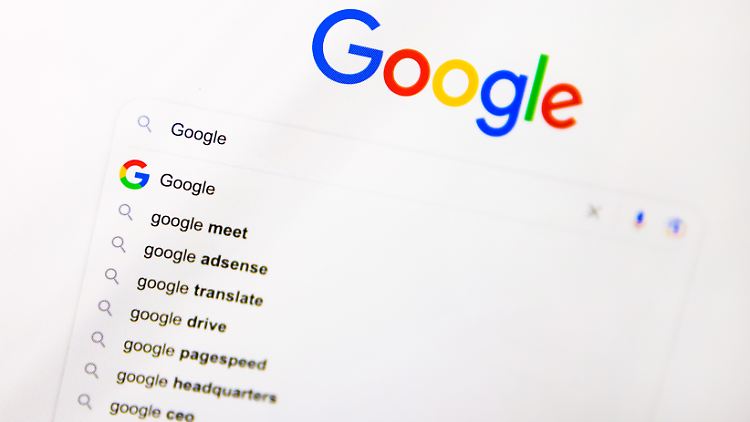 Die Kläger hätten Google um Sachverhaltsaufklärung gebeten, um die Einleitung eines Aufsichtsverfahrens zu prüfen, erklärte Eva-Maria Sommer.