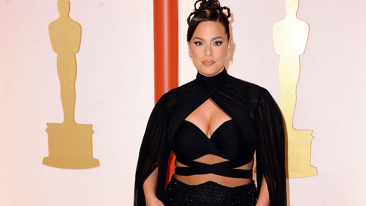 Mit gepflegten Füßen bei den Oscars: Ashley Graham.