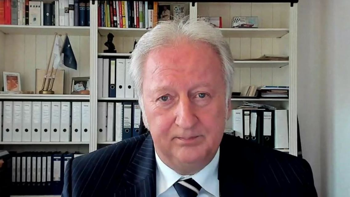 Hellmeyer_Credit_Suisse.JPG