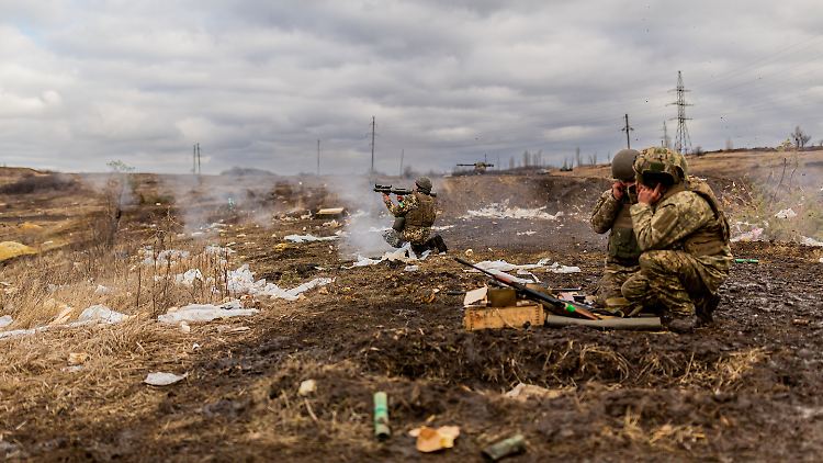 "Ganz besonders wichtig ist, die Ukraine rasch mit der nötigen Munition zu versorgen", sagte Scholz.