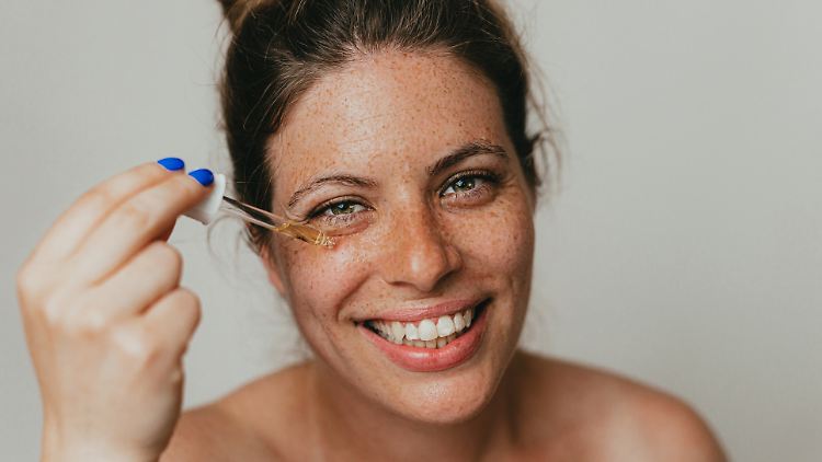 Straffe Haut, strahlender Glow? Das taugt Vitamin-C-Serum wirklich.