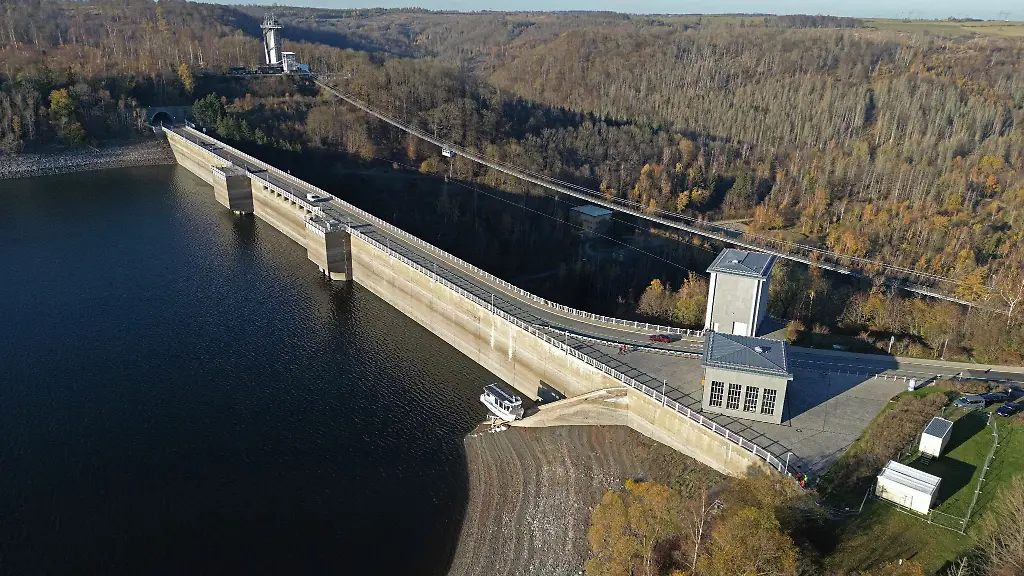 Blick-auf-Staumauer-der-Rappbodetalsperre