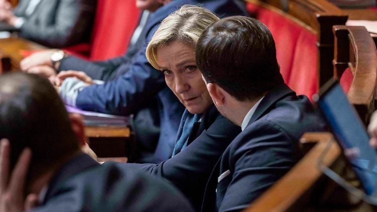 Le Pen nutzt die Gunst der Stunde.