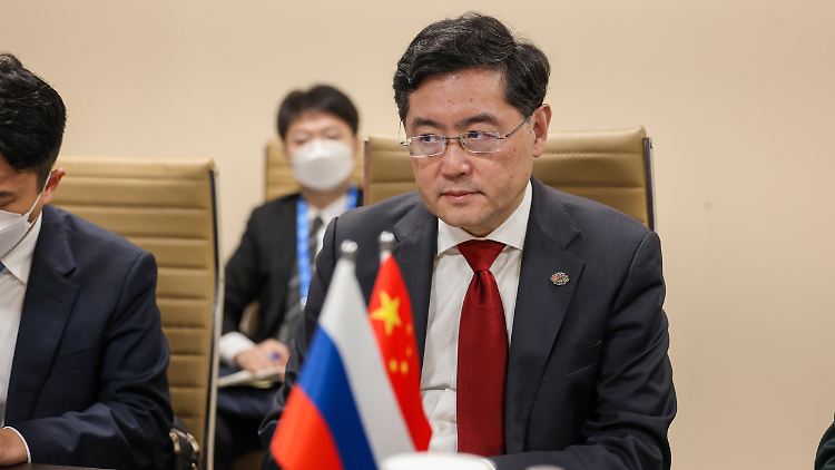 Im Krieg gegen die Ukraine gibt China Russlands Präsidenten Wladimir Putin bislang Rückendeckung.