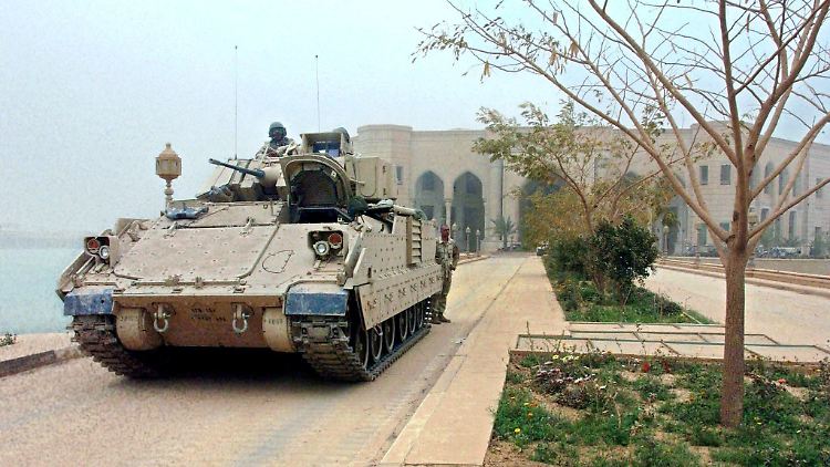 Der damalige Präsident George W. Bush hatte den Einmarsch mit angeblichen Massenvernichtungswaffen im Irak gerechtfertigt.