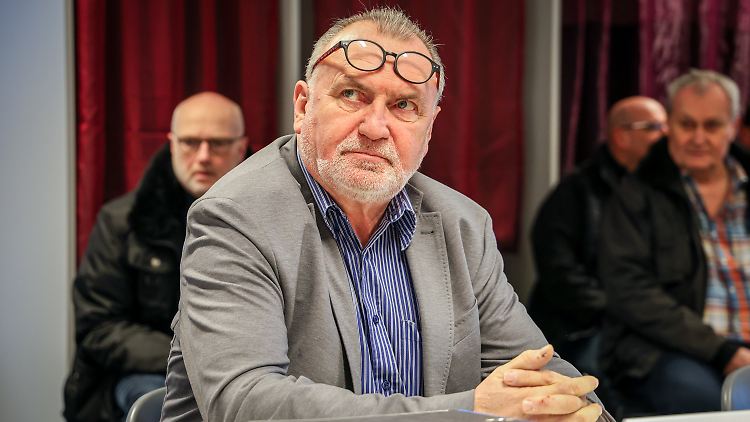 Heinrich Löhmann als Vertrauensperson des Notvorstandes der Bremer AfD in einer Sondersitzung des Wahlbereichsausschusses.