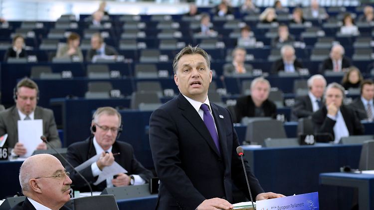 Viktor Orban vor dem Europäischen Parlament.