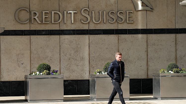 Inzwischen wird selbst über einen Zusammenschluss der Credit Suisse mit einer anderen Schweizer Großbank spekuliert.
