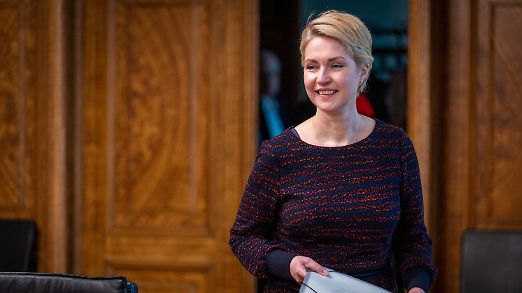 "Mit dem heutigen Blick" könne man die Dinge anders sehen, sagt Manuela Schwesig. 