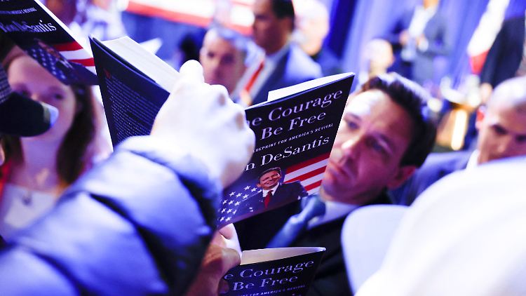 Floridas Gouverneur Ron DeSantis ist auf Werbetour für sein Buch - das Trump-Lager sieht einen "Schattenwahlkampf" gegen den Ex-Präsidenten.