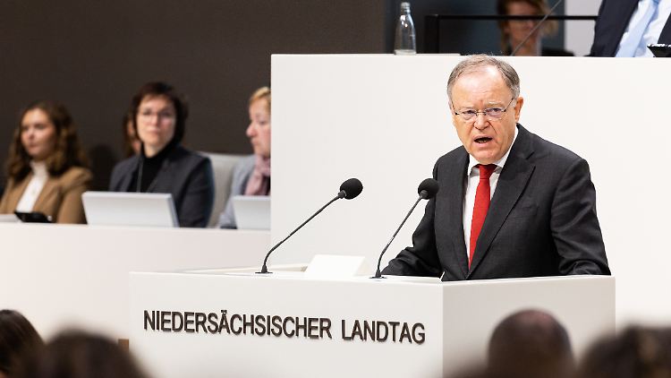 Stephan Weil fragt sich: "Gibt es genug Installateure? Was ist mit den Menschen, die sich keine Wärmepumpe leisten können?"
