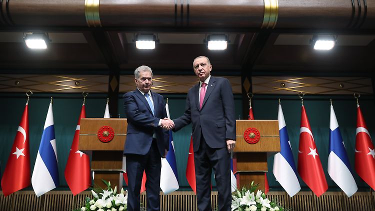 Erdogan gibt grünes Licht: Finnland darf der NATO beitreten. 