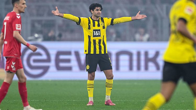 Dahoud hatte Glück, dass es keinen Elfmeter für Köln gab.