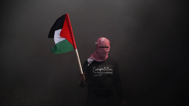 Während Vertreter Israels und von Autonomiebehörden in Ägypten über ein Ende der Gewalt sprechen, protestieren militante Palästinenser in Gaza gegen das Treffen.