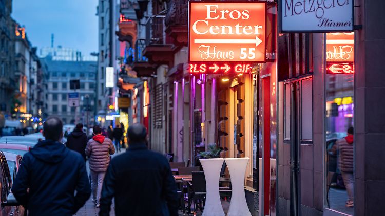 Durch das sogenannte Nordische Modell würden Personen, die für Sex Geld zahlen, strafrechtlich zur Verantwortung gezogen werden.