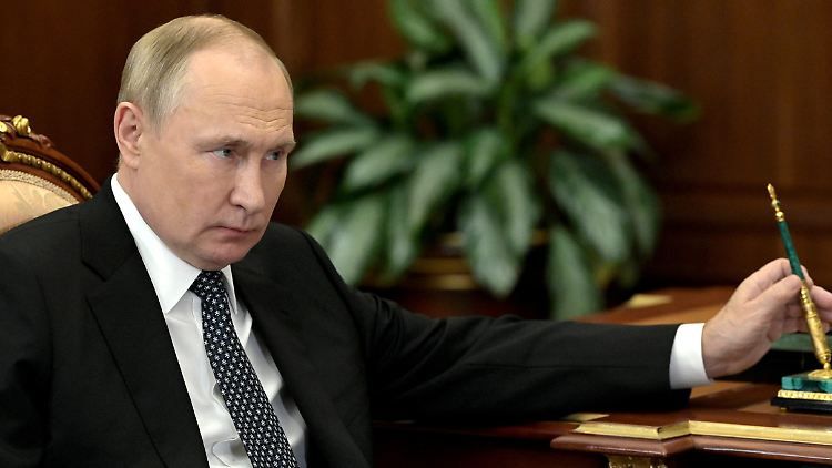 Das Etikett des Haftbefehls wegen Kriegsverbrechen haftet dem russischen Präsidenten ein Leben lang an. 