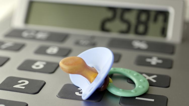 Bei geringverdienenden Alleinerziehenden frisst die Inflation momentan 7 Prozent des Haushaltseinkommens.
