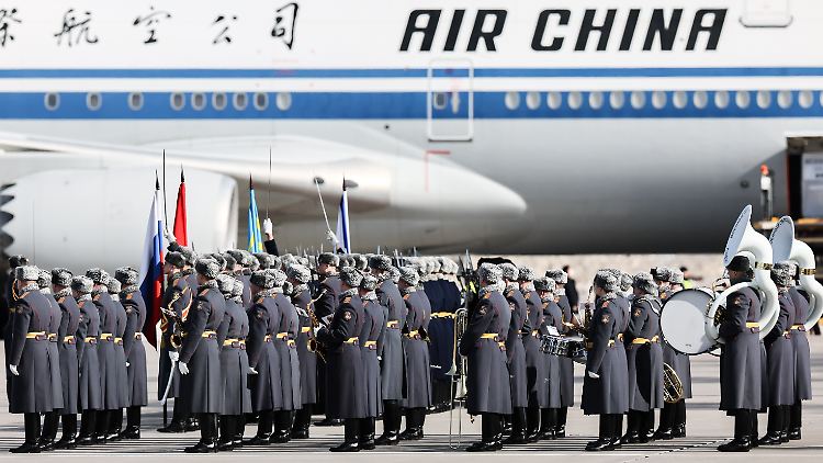 Das chinesische Außenministerium bezeichnete Xis Reise als "Besuch für den Frieden".
