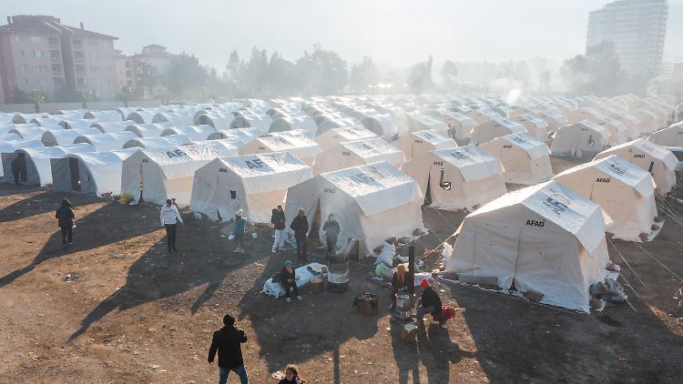 Allein in der Türkei leben seit der Katastrophe im Februar knapp zwei Millionen Menschen in Zelten.