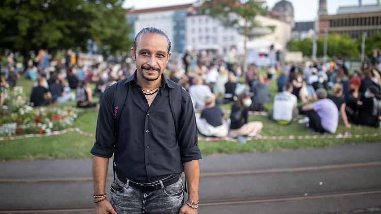 Chia Rabiei  hat eine Aufenthaltserlaubnis für drei Jahre erhalten und kann dann einen Antrag auf Einbürgerung stellen.