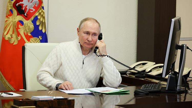 Die Gespräche mit Putin gehen laut Scholz bis zu eineinhalb Stunden. 