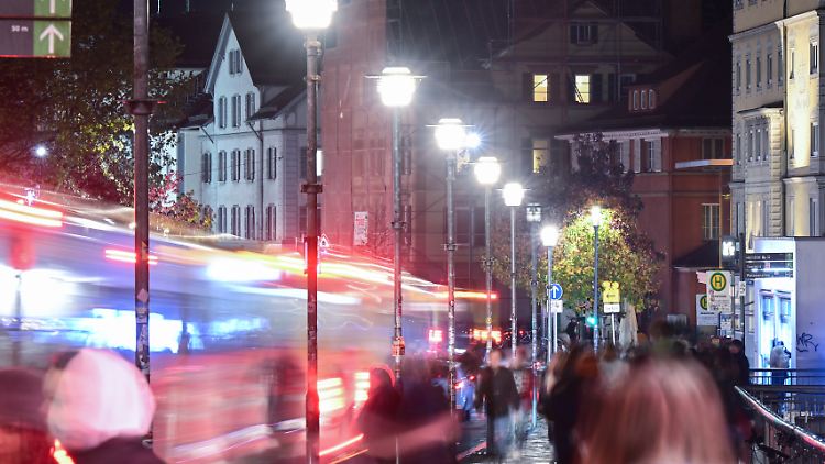 Die Straßenbeleuchtungen in Städten und Gemeinden machen einen erheblichen Teil der Gesamtkosten aus. 