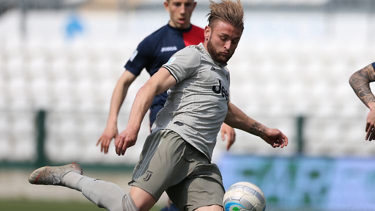 Bunino in Aktion für Juventus im Jahr 2019.